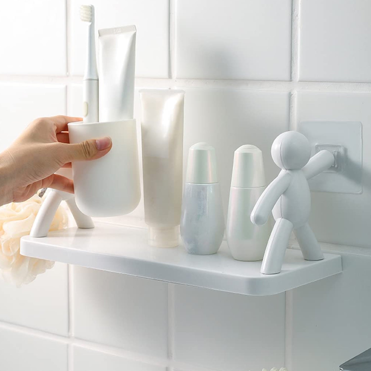 Floating wall shelf for living room or kitchen, stylish and space-saving. Floating wall shelf for living room or kitchen, stylish and space-saving.